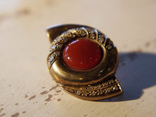 Carica l&#39;immagine nel visualizzatore di Gallery, spilla in argento bagnato oro con corniola e zirconi, pezzo anni 80   dimensioni 5x3 profondità 1cm, peso 21 gr      per ulteriori info o foto  watshapp 0039 3338778241 mail info@etniko.it facebook, instagram, ebay : etnikobycrosato