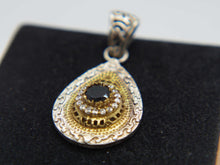 Carica l&#39;immagine nel visualizzatore di Gallery, pendaglio in stile turco , arabo .  argento ,onice e  zirconi  tutto originale ed autentico , lavorato artigianalmente fronte e retro  dimensioni  4,5x2 cm  peso 7,7gr