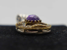 Carica l&#39;immagine nel visualizzatore di Gallery, pendaglio in stile turco , arabo .  argento , ametista e zirconi  tutto originale ed autentico , lavorato artigianalmente fronte e retro  dimensioni  4,5 x 2 cm  peso 8,5 gr   