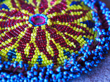 Carica l&#39;immagine nel visualizzatore di Gallery, vecchio tessuto indiano ricamato , pezzo unico lavorato a mano in ogni parte con filo in cotone , filo oro e perline . tipico del gujarat usato come decoro ed addobbo .  misure 16x16x1 cm indicative ( + / - 1 cm)  peso 40/45 gr   indicare sull&#39;ordine il numero scelto   disponibili vari colori e dimensioni  contattare per info  0039 3338778241 info@etniko.it  fb/ig etniko by crosato
