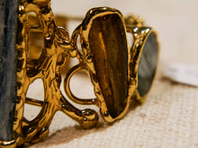 Carica l&#39;immagine nel visualizzatore di Gallery, bracciale in bronzo fatto a mano con pietre semipreziose e gemme