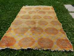 Tappeto Tibetano in lana. Pezzo unico realizzato a mano. Decorativo e colorato è bello sia impiegato come tappeto che da appendere a parete. Dimensioni 80x116cm