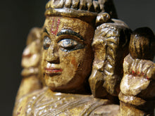 Carica l&#39;immagine nel visualizzatore di Gallery, statua indiana raffigurante divinità hindù  scultura in legno laccata su base di gesso