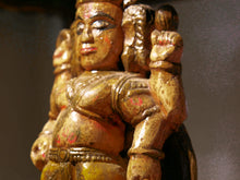 Carica l&#39;immagine nel visualizzatore di Gallery, statua indiana raffigurante divinità hindù  scultura in legno laccata su base di gesso