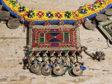 Carica l&#39;immagine nel visualizzatore di Gallery, addobbo usato in principio come collana o addobbo per carri ecc... usato in pakistan , india nelle cerimonie .