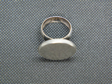 Carica l&#39;immagine nel visualizzatore di Gallery, anello indiano in argento 925 pezzo unico lavorato artigianalmente  peso 8,5 gr dimensioni 2,5 x 3 cm misura diametro 22