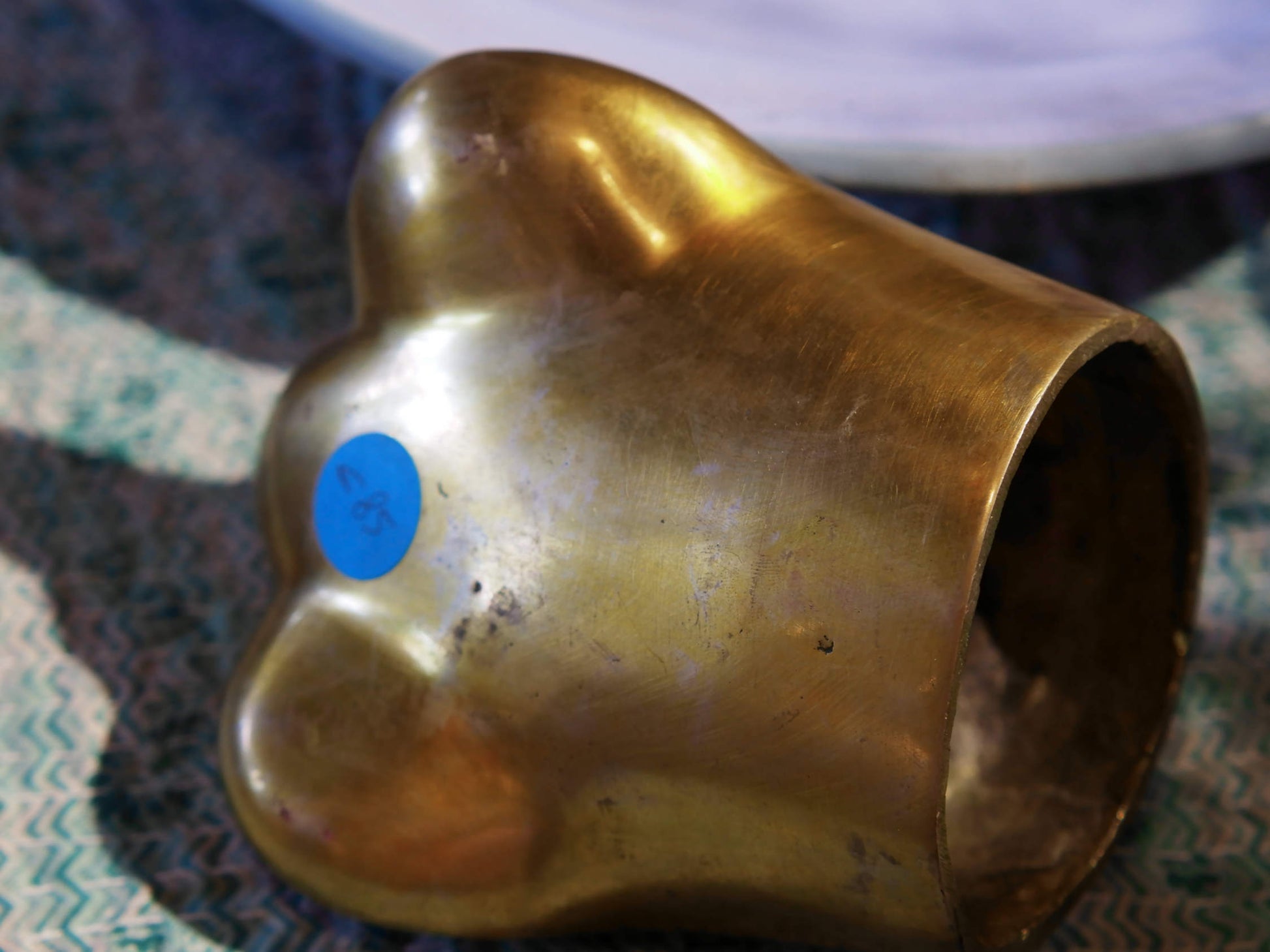 Ganesha viene a volte chiamato anche Vighnesvara, "Signore degli ostacoli", Vinayaka, "colui che rimuove" o anche Pillaiyar. è una divinità molto presente in tutta la cultura induista e venerata come una sorta di "porta fortuna" per molteplici azioni della vita quotidiana.