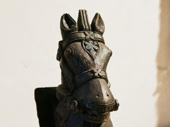 antica statua indiana hindu raffigurante un cavallo inciso in teak naturale