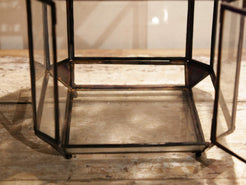 Lanterna Metallo E Vetro. Provenienza Marocco.  lavorata artigianalmente , traforata a mano senza l'utilizzo di macchine .  dotata di porta per inserire candela / impianto 