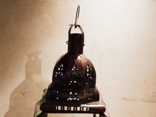 Carica l&#39;immagine nel visualizzatore di Gallery, Lanterna Metallo E Vetro. Provenienza Marocco.  lavorata artigianalmente , traforata a mano senza l&#39;utilizzo di macchine .  dotata di porta per inserire candela / impianto 