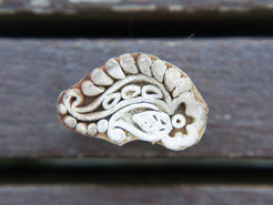 Timbro artigianale in legno per tessuti usato in India per la tradizionale lavorazione print block. Ricavato da un unico pezzo di legno intagliato. Stampo utilizzato per cornici su muro, tessuti, carta ecc...  Dimensioni 4x2.5 prof.3 cm