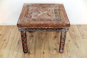 Tavolino Tuareg Marocco Inciso E Dipinto. Dimensioni 64x64xh53cm.