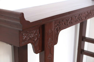 Consolle Cinese In Legno Di Olmo Laccata Rossa. Dimensioni 154x30xh105cm.