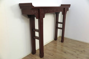 Consolle Cinese In Legno Di Olmo Laccata Rossa. Dimensioni 154x30xh105cm.