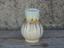 Carica l&#39;immagine nel visualizzatore di Gallery, vaso cinese in ceramica smaltata, design moderno, pezzo unico.  dimensioni diametro 13 h20cm   per info ed ulteriori foto 0039 3338778241 info@etniko.it www.etniko.it facebook / instagram : etnikobycrosato