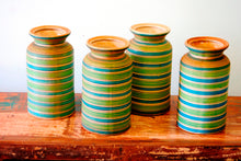 Carica l&#39;immagine nel visualizzatore di Gallery, Vasi Ceramica Smaltata Indiani, Lavorati E Dipinti Artigianalmente. Dimensioni Diametro 15 h30cm.