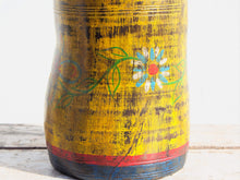 Carica l&#39;immagine nel visualizzatore di Gallery, Vaso Indiano In Legno Dipinto, Pezzo Unico Ricavato Da Un Unico Tronco Di Legno.  Dimensioni Diam20xh38cm.     per info ed ulteriori foto info@etniko.it facebook / instagram : etnikobycrosato 0039 3338778241   