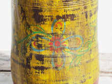 Carica l&#39;immagine nel visualizzatore di Gallery, Vaso Indiano In Legno Dipinto, Pezzo Unico Ricavato Da Un Unico Tronco Di Legno.  Dimensioni Diam20xh38cm.     per info ed ulteriori foto info@etniko.it facebook / instagram : etnikobycrosato 0039 3338778241   