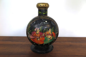 Vaso Indiano In Metallo Dipinto Nero. Dimensioni 22x15xh33cm.