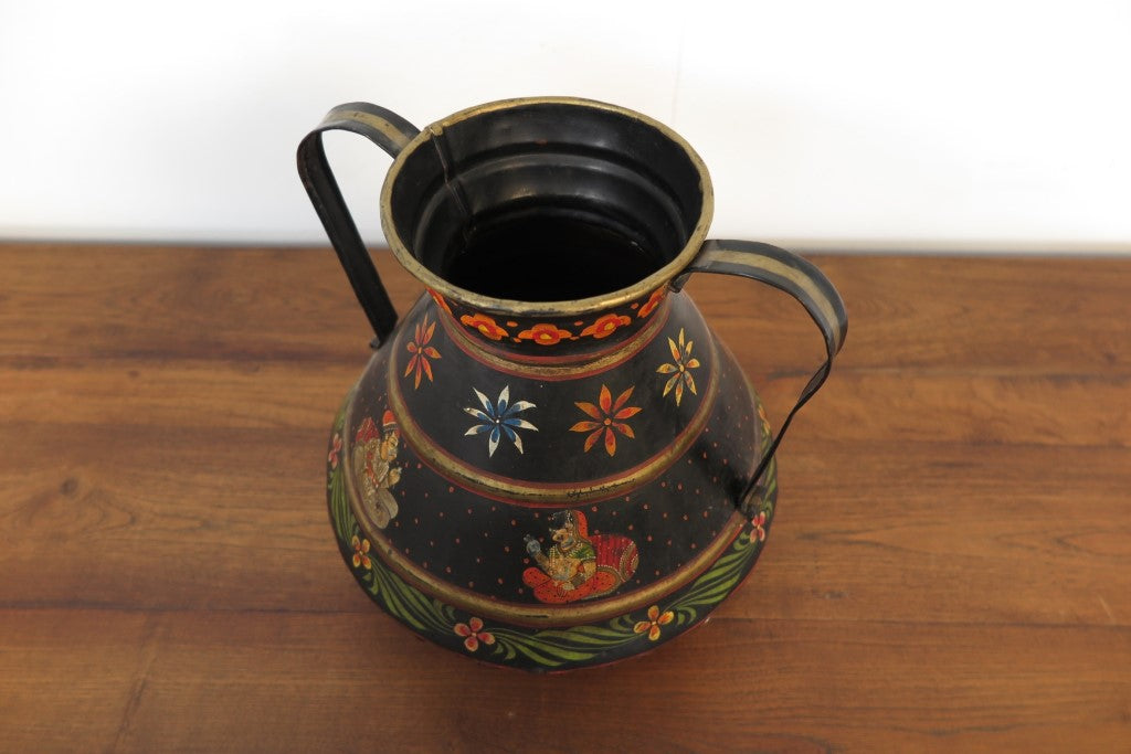 Vaso Indiano In Metallo Dipinto Nero. Dimensioni Diam23xh25cm.