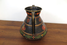 Carica l&#39;immagine nel visualizzatore di Gallery, Vaso Indiano In Metallo Dipinto Nero. Dimensioni Diam23xh25cm.