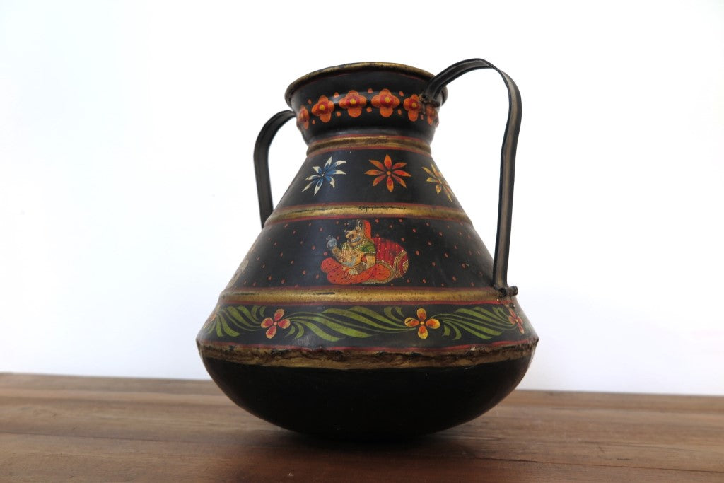 Vaso Indiano In Metallo Dipinto Nero. Dimensioni Diam23xh25cm.