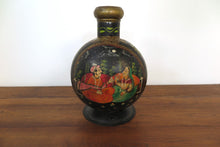 Carica l&#39;immagine nel visualizzatore di Gallery, Vaso Indiano In Metallo Dipinto Nero. Dimensioni 22x15xh32cm.