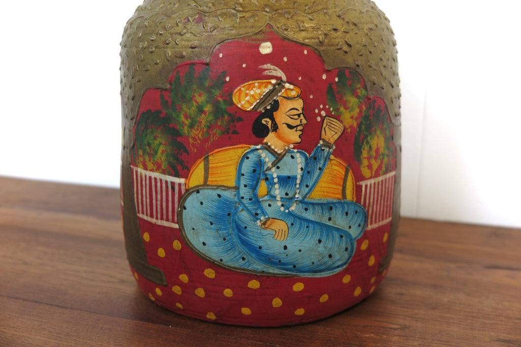 Vaso Indiano In Legno Dipinto Rosso E Oro, Pezzo Unico Ricavato Da Un Unico Tronco Di Legno.  Dimensioni Diam20xh28cm.