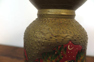 Vaso Indiano In Legno Dipinto Rosso E Oro, Pezzo Unico Ricavato Da Un Unico Tronco Di Legno.  Dimensioni Diam20xh28cm.