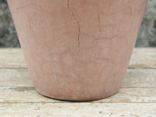 Carica l&#39;immagine nel visualizzatore di Gallery, Vaso tadelakt, un intonaco di origine marocchina tipico della città di Marrakech, un metodo completamente ecologico basato sull&#39;utilizzo di calce idrata, sapone nero, pigmenti naturali e cere.Dimensioni Diametro 24 h41cm.