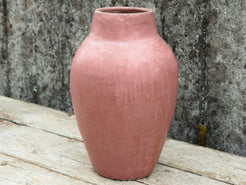 Vaso tadelakt, un intonaco di origine marocchina tipico della città di Marrakech, un metodo completamente ecologico basato sull'utilizzo di calce idrata, sapone nero, pigmenti naturali e cere. Dimensioni Diametro 22 h36cm.