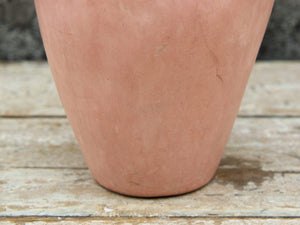 Vaso tadelakt, un intonaco di origine marocchina tipico della città di Marrakech, un metodo completamente ecologico basato sull'utilizzo di calce idrata, sapone nero, pigmenti naturali e cere. Dimensioni Diametro 15 h26cm.