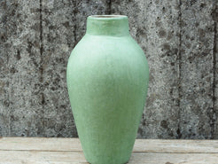 Vaso tadelakt, un intonaco di origine marocchina tipico della città di Marrakech, un metodo completamente ecologico basato sull'utilizzo di calce idrata, sapone nero, pigmenti naturali e cere. Dimensioni Diametro 25 h45cm.
