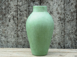 Vaso tadelakt, un intonaco di origine marocchina tipico della città di Marrakech, un metodo completamente ecologico basato sull'utilizzo di calce idrata, sapone nero, pigmenti naturali e cere. Dimensioni Diametro 25 h45cm.