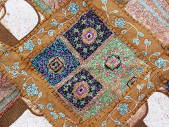 Vecchio arazzo in cotone, lavorato artigianalmente a mano con tecnica patchwork.Dimensioni 100x150cm