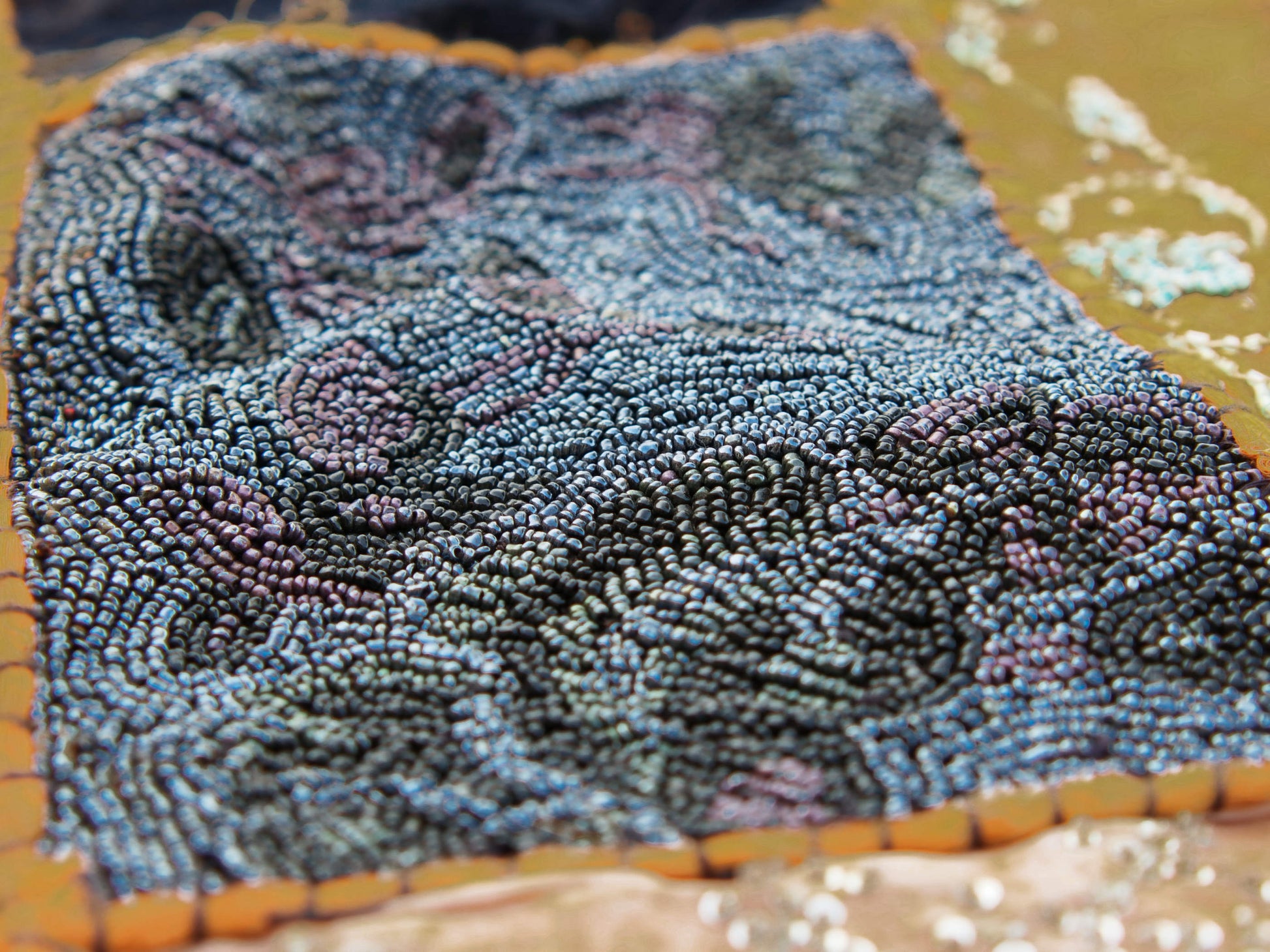 Vecchio arazzo in cotone, lavorato artigianalmente a mano con tecnica patchwork.Dimensioni 100x150cm