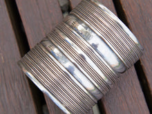 Carica l&#39;immagine nel visualizzatore di Gallery, bracciale in argento 925, lavorato artigianalmente, pezzo unico    20/28 cm circonferenza regolabile  8 cm larghezza  peso 140 gr   per info ed ulteriori foto mail info@etniko.it watshapp 0039 3338778241 facebook/instagram/pinterest : etnikobycrosato