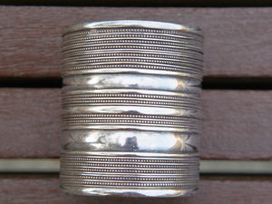 bracciale in argento 925, lavorato artigianalmente, pezzo unico    20/28 cm circonferenza regolabile  8 cm larghezza  peso 140 gr   per info ed ulteriori foto mail info@etniko.it watshapp 0039 3338778241 facebook/instagram/pinterest : etnikobycrosato