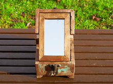 Carica l&#39;immagine nel visualizzatore di Gallery, Barber Box India, Scatole Da Barbiere Indiane In Legno Di Teak Riciclato, Dotate internamente Di Specchio E Cassettino Interno. Dimensioni 14x21xh11cm.   per ulteriori info o dettagli: info@etniko.it 0039 3338778241 ig/fb : etniko by crosato etsy : etnikobycrosato 