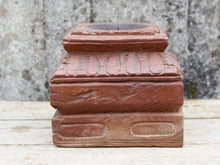 Carica l&#39;immagine nel visualizzatore di Gallery, Portacandele creato con la base di una vecchia colonna in legno di teak indiano. Tronco unico di teak massello.  dimensioni 23x23 h23cm     contattare per info o ulteriori foto mail info@etniko.it watshapp 0039 3338778241 fb/ig : etnikobycrosato