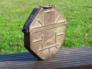 Bobina Film Con Portabobina E Pellicola. Pezzi Unici Completi.  Dimensioni 45x42 h9cm.    per info ed ulteriori foto www.etniko.it facebook / instagram : etnikobycrosato 0039 3338778241 info@etniko.it
