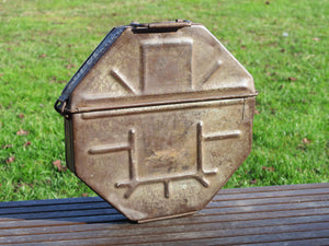 Bobina Film Con Portabobina E Pellicola. Pezzi Unici Completi.  Dimensioni 45x42 h9cm.    per info ed ulteriori foto www.etniko.it facebook / instagram : etnikobycrosato 0039 3338778241 info@etniko.it