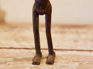 Antica statua in bronzo dei primi '900, provenienti dalla regione del Mali, etnia Dogon, raffigurante una donna. Dimensioni 3x4  h22cm  per maggiori info o dettagli info@etniko.it 0039 3338778241