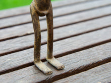 Carica l&#39;immagine nel visualizzatore di Gallery, Antica statua in bronzo dei primi &#39;900, provenienti dalla regione del Mali, etnia Dogon, raffigurante una donna. Dimensioni 3x3  h22cm