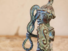 Carica l&#39;immagine nel visualizzatore di Gallery, Antica statua guerriero in bronzo del Benin. Dimensioni 8x7  h18cm.    per maggiori info o dettagli info@etniko.it 0039 3338778241