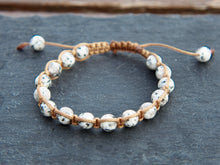 Carica l&#39;immagine nel visualizzatore di Gallery, Bracciale intrecciato con lapislazzulo. Pezzo unico assemblato artigianalmente. alcune caratteristiche del lapislazzulo... stimollunghezza regolabile 16/24cm, altezza 1cm, peso 15 grammi