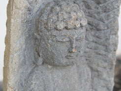 cultura statua buddha in pietra, proveniente dalla Cina. pezzo unico lavorato artigianalmente.  dimensioni 25x14 h58 cm