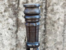 Carica l&#39;immagine nel visualizzatore di Gallery, Dimensioni base diametro 15, foro per candela diametro 6.5cm, h 51 cm.