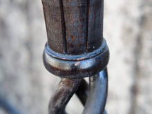 Carica l&#39;immagine nel visualizzatore di Gallery, Dimensioni base diametro 15, foro per candela diametro 6.5cm, h 51 cm.