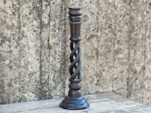 Carica l&#39;immagine nel visualizzatore di Gallery, Dimensioni base diametro 15, foro per candela diametro 6.5cm, h 51 cm.